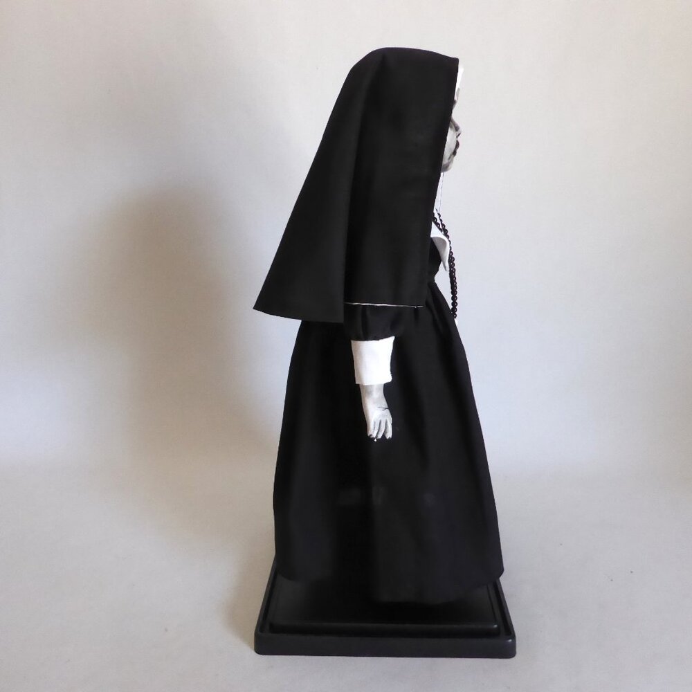 OOAK 17” CONJURING NUN VALAK HORROR DEMON DEPARTED EVIL DOLL HORROR ODDITY - Picture 4 of 13